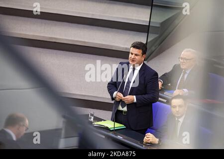 Der deutsche Arbeitsminister Hubertus Heil ist während einer Fragestunde im Bundestag am 18. Mai 2022 in Berlin abgebildet. (Foto von Emmanuele Contini/NurPhoto) Stockfoto