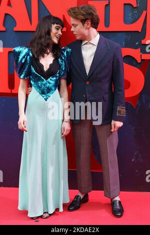 Natalia Dyer und Charlie Heaton während der Premiere der neuen Staffel von „Stranger Things“, der Serie, in der sie am 18. Mai 2022 in Madrid (Spanien) zu sehen sind. (Foto von Oscar Gonzalez/NurPhoto) Stockfoto
