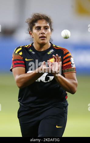 Sunrisers Naomi Dattani während des Charlotte Edwards Cup zwischen Sunrisers gegen Western Storm auf dem Cloud County Ground, Chelmsford am 18.. Mai , 2022 (Foto by Action Foto Sport/NurPhoto) Stockfoto