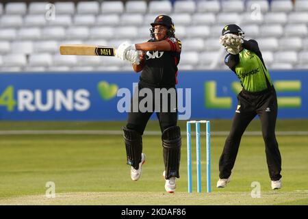 Sunrisers Naomi Dattani während des Charlotte Edwards Cup zwischen Sunrisers gegen Western Storm auf dem Cloud County Ground, Chelmsford am 18.. Mai , 2022 (Foto by Action Foto Sport/NurPhoto) Stockfoto