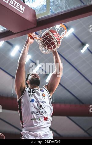 Tyler Cain (Bertram Derthona) während der Italienischen Basketball A Serie Championship Umana Reyer Venezia gegen Bertram Derthona Tortona am 19. Mai 2022 im Palasport Taliercio in Venedig, Italien (Foto: Mattia Radoni/LiveMedia/NurPhoto) Stockfoto