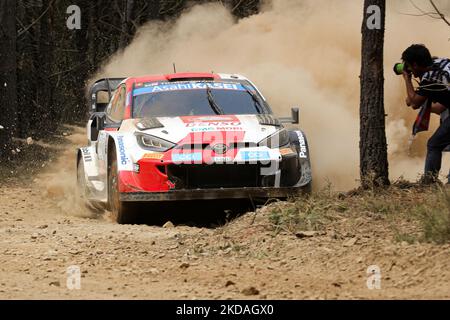 Kalle ROVANPERA (FIN) und Jonne HALTTUNEN (FIN) in Toyota GR Yaris Rally1 des TOYOTA GAZOO RACING WRT im Einsatz während der SS6 - Gois der WRC Vodafone Rally Portugal 2022 in Matosinhos - Portugal, am 20. Mai 2022. (Foto von Paulo Oliveira / NurPhoto) Stockfoto