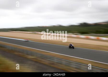 Der türkische Toprak Razgatlioglu von Pata Yamaha tritt mit Brixx WorldSBK am 21. Mai 2022 beim Rennen 1 der FIM Superbike World Championship Estoril Round auf dem Circuito Estoril in Cascais, Portugal, an. (Foto von Pedro FiÃºza/NurPhoto) Stockfoto