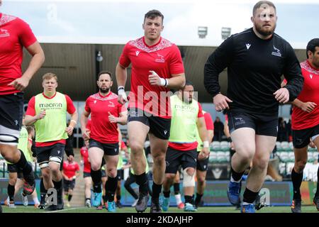 Adam Radwan von Newcastle Falcons (Mitte) bereitet sich auf das Spiel der Gallagher Premiership zwischen Newcastle Falcons und Leicester Tigers im Kingston Park, Newcastle am Samstag, den 21.. Mai 2022, vor. (Foto von Chris Lisham/MI News/NurPhoto) Stockfoto