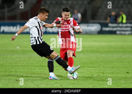 Steliano Filip von Dinamo Bucuresti im Einsatz während der Universitatea Cluj gegen Dinamo Bucuresti, 21. Mai 2022, umstritten im Stadion der Cluj Arena, Cluj Napoca (Foto: Flaviu Buboi/NurPhoto) Stockfoto