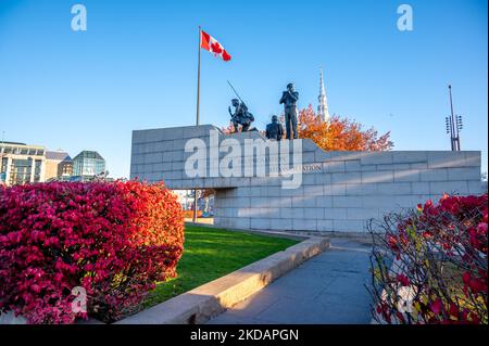 Ottawa, Ontario - 19. Oktober 2022: Versöhnung: Das Friedensdenkmal in der nationalen Hauptstadtregion Ottawa. Stockfoto