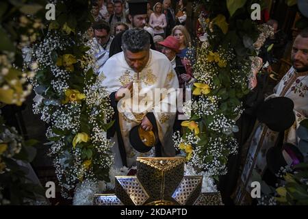 Reliquien der Heiligen Brüder Kyrill und Methodius (Schöpfer des slawischen Alphabets) werden aus dem Kloster Esphigmenou auf dem Berg Athos in Griechenland zur nationalen Verehrung nach Sofia gebracht. Die Reliquien werden am 23. Mai 2022 in der St. Nedelya Kirche in Sofia, Bulgarien, aufbewahrt (Foto: Georgi Paleykov/NurPhoto) Stockfoto