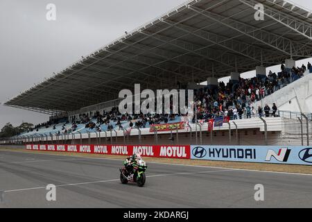 Der Brite Jonathan Rea vom Kawasaki Racing Team WorldSBK tritt am 22. Mai 2022 beim Rennen 2 der FIM Superbike World Championship Estoril Round auf dem Circuito Estoril in Cascais, Portugal, an. (Foto von Pedro FiÃºza/NurPhoto) Stockfoto