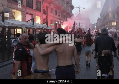 AC Mailand Fans feiern Serie A Titel in Duomo Platz, in Mailand, Italien, am 23. Mai 2022. (Foto von Mattia Tundo/NurPhoto) Stockfoto