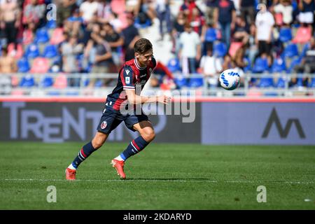 Bologna's Aaron Hickey Portrait in Aktion während des italienischen Fußballspiel Serie A Bologna FC gegen SS Lazio am 03. Oktober 2021 im Renato Dall'Ara Stadion in Bologna, Italien (Foto von Ettore Griffoni/LiveMedia/NurPhoto) Stockfoto