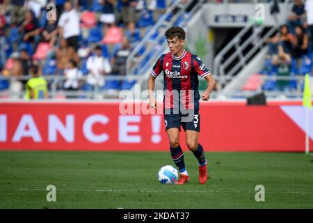 Bologna's Aaron Hickey Portrait in Aktion während des italienischen Fußballspiel Serie A Bologna FC gegen SS Lazio am 03. Oktober 2021 im Renato Dall'Ara Stadion in Bologna, Italien (Foto von Ettore Griffoni/LiveMedia/NurPhoto) Stockfoto