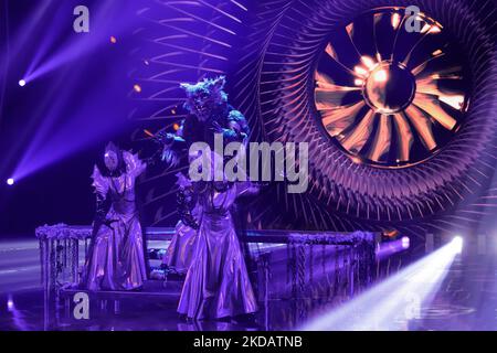 Köln, Deutschland. 05.. November 2022. Die Figur 'The Werewolf' steht im Finale der ProSieben-Show 'The Masked Singer' auf der Bühne. Quelle: Rolf Vennenbernd/dpa/Alamy Live News Stockfoto