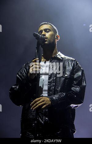 Der italienische Singer-Songwriter und Texter Mahmood trat mit seiner ''GHETTOLIMPO TOUR''' am Mittwoch, den 25. Mai 2022, im Gran Teatro Geox in Padua auf (Foto: Mimmo Lamacchia/NurPhoto) Stockfoto