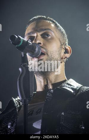 Der italienische Singer-Songwriter und Texter Mahmood trat mit seiner ''GHETTOLIMPO TOUR''' am Mittwoch, den 25. Mai 2022, im Gran Teatro Geox in Padua auf (Foto: Mimmo Lamacchia/NurPhoto) Stockfoto