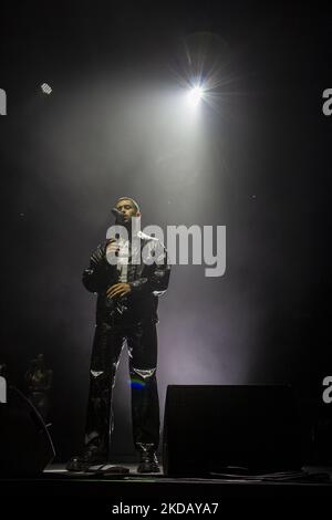 Der italienische Singer-Songwriter und Texter Mahmood trat mit seiner ''GHETTOLIMPO TOUR''' am Mittwoch, den 25. Mai 2022, im Gran Teatro Geox in Padua auf (Foto: Mimmo Lamacchia/NurPhoto) Stockfoto