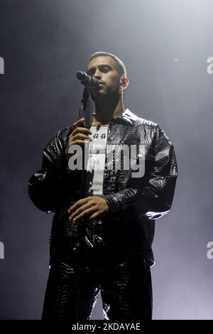 Der italienische Singer-Songwriter und Texter Mahmood trat mit seiner ''GHETTOLIMPO TOUR''' am Mittwoch, den 25. Mai 2022, im Gran Teatro Geox in Padua auf (Foto: Mimmo Lamacchia/NurPhoto) Stockfoto