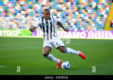 Udines Samir Caetano de Souza Santos-Porträt in Aktion während des spiels der italienischen Fußballserie A Udinese Calcio gegen den FC Bologna am 17. Oktober 2021 im Stadion Friuli - Dacia Arena in Udine, Italien (Foto: Ettore Griffoni/LiveMedia/NurPhoto) Stockfoto