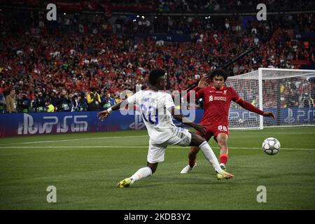 Vinicius Junior von Real Madrid, Trent Alexander-Arnold von Liverpool während des UEFA Champions League-Finalmatches zwischen dem FC Liverpool und Real Madrid am 28. Mai 2022 im Stade de France in Paris, Frankreich. (Foto von Jose Breton/Pics Action/NurPhoto) Stockfoto