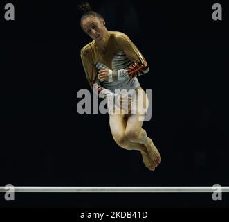 5.. November 2022, M&amp;S Bank Arena, Liverpool, England; Finale der Turn-Weltmeisterschaften 2022; Finale der Frauen mit unebenen Barren -Nina Derwael (Bel) Stockfoto