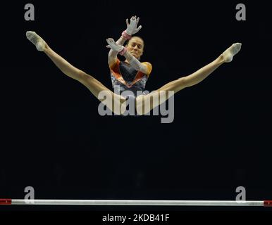 5.. November 2022, M&amp;S Bank Arena, Liverpool, England; Finale der Weltmeisterschaften der Turn-Weltmeisterschaften 2022; ungleiche Barren der Frauen - Naomi Visser (NED) Bronzemedaille Stockfoto