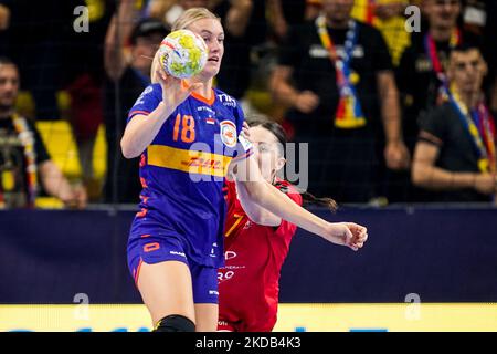 SKOPJE, NORDMAKEDONIEN - 5. NOVEMBER: Kelly Dulfer aus den Niederlanden während der Vorrunde - EHF EURO 2022 Spiel zwischen den Niederlanden und Rumänien im Sportzentrum Boris Trajkovski am 5. November 2022 in Skopje, Nordmakedonien (Foto: Henk Seppen/Orange Picters) Stockfoto