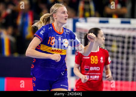 SKOPJE, NORDMAKEDONIEN - 5. NOVEMBER: Kelly Dulfer aus den Niederlanden während der Vorrunde - EHF EURO 2022 Spiel zwischen den Niederlanden und Rumänien im Sportzentrum Boris Trajkovski am 5. November 2022 in Skopje, Nordmakedonien (Foto: Henk Seppen/Orange Picters) Stockfoto