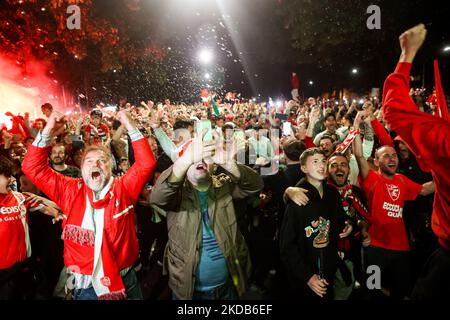 Monza-Fans feiern am 29 2022. Mai in Monza, Italien, die erste historische Beförderung von Monza Calcio zur Serie A in ihrer 110-jährigen Geschichte (Foto: Mairo Cinquetti/NurPhoto) Stockfoto