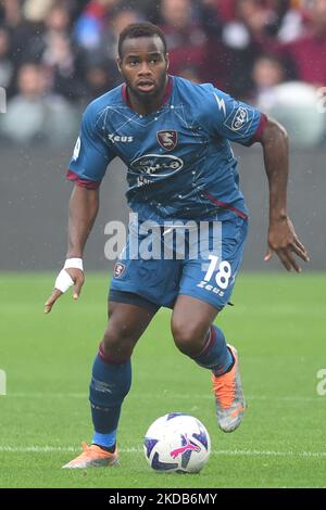 Salerno, Italien. 5.. November 2022. Lassana Coulibaly von US Salernitana in Aktion während der Serie Ein Spiel zwischen US Salernitana 1919 gegen US Cremonese im Stadio Arechi (Bildquelle: © Agostino Gemito/Pacific Press via ZUMA Press Wire) Stockfoto