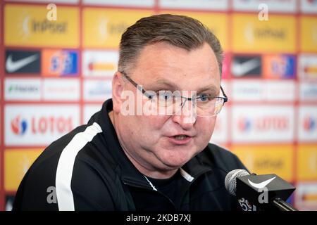 Czeslaw Michniewicz (Cheftrainer der Polnischen Nationalmannschaft der Männer) während der Pressekonferenz der polnischen Fußballnationalmannschaft am 30. Mai 2022 im DoubleTree by Hilton in Warschau, Polen (Foto: Mateusz Wlodarczyk/NurPhoto) Stockfoto