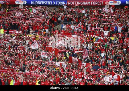 Nottingham Forest Fansduring Championship Play -Off Finale zwischen Huddersfield Town und Nottingham Forest im Wembley Stadium , London, Großbritannien 29.. Mai , 2022 (Foto von Action Foto Sport/NurPhoto) Stockfoto