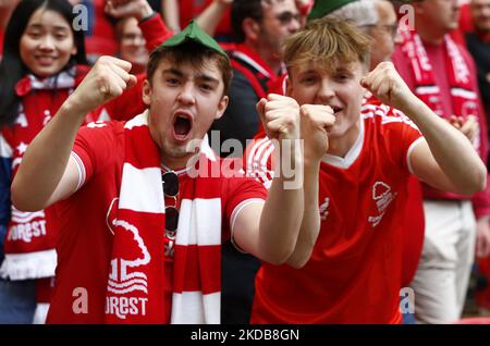 Nottingham Forest Fansduring Championship Play -Off Finale zwischen Huddersfield Town und Nottingham Forest im Wembley Stadium , London, Großbritannien 29.. Mai , 2022 (Foto von Action Foto Sport/NurPhoto) Stockfoto