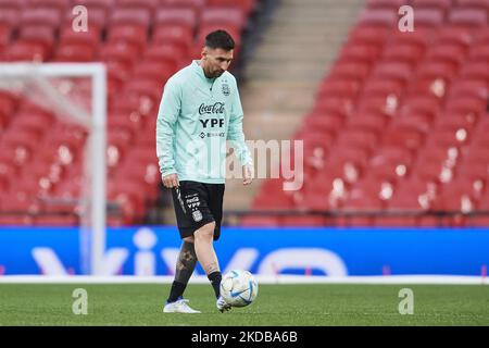 Lionel Messi (Paris Saint-Germain) aus Argentinien während der Argentinien-Trainingseinheit im Wembley-Stadion am 31. Mai 2022 in London, England. (Foto von Jose Breton/Pics Action/NurPhoto) Stockfoto