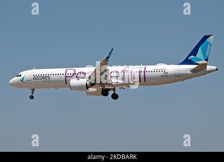 Azores Airlines hat am 1.. Juni 2022 in Barcelona die Strecke zwischen Barcelona und den Azoren-Inseln mit dem Airbus A321-253NX in friedlicher Lackierung gestartet. (Foto von JoanValls/Urbanandsport/NurPhoto) Stockfoto