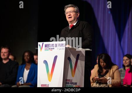 Jean Luc Melenchon hält am 1. Juni 2022 vor den Parlamentswahlen am 12-19. Juni in Frankreich eine Rede auf dem Treffen der französischen linken Wahlkoalition Nupes (Nouvelle Union Populaire Ecologique et Sociale - Neue ökologische und soziale Volksunion) in Olympe-de-Gouge in Paris. (Foto von Quentin Veuillet/NurPhoto) Stockfoto