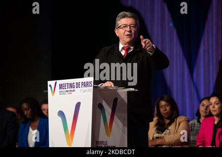 Jean Luc Melenchon hält am 1. Juni 2022 vor den Parlamentswahlen am 12-19. Juni in Frankreich eine Rede auf dem Treffen der französischen linken Wahlkoalition Nupes (Nouvelle Union Populaire Ecologique et Sociale - Neue ökologische und soziale Volksunion) in Olympe-de-Gouge in Paris. (Foto von Quentin Veuillet/NurPhoto) Stockfoto