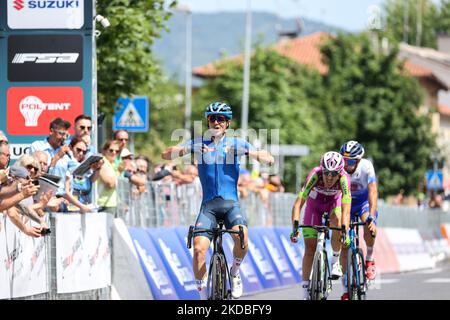 Christian Scaroni TEAM ITALIEN Sieger der ersten Etappe beim Street Cycling Adriatica Ionica Race -Tappa 1 Tarvisio/Monfalcone am 04. Juni 2022 im Monfalcone in Monfalcone, Italien (Foto: Luca Tedeschi/LiveMedia/NurPhoto) Stockfoto