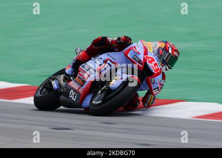 Fabio Di Giannantonio aus Italien fährt am 4. Juni 2022 in Barcelona mit seinem Gresini Racing MotoGP auf dem Catalunya Moto GP Qualifying. (Foto von Joan Cros/NurPhoto) Stockfoto