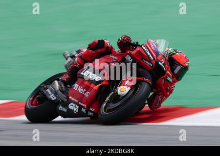 Francesco Pecco Bagnaia, aus Italien, fährt am 4. Juni 2022 in Barcelona mit seinem Ducati Lenovo Team Bike im Catalunya Moto GP Qualifying. (Foto von Joan Cros/NurPhoto) Stockfoto