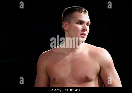 Hamburg, Deutschland. 05.. November 2022. Boxen, Profis, Schwergewicht im Porsche Center Hamburg. Boxer Viktor Jurk steht nach seinem ersten K.O.-Sieg über T. Kurt im Ring. Quelle: Gregor Fischer/dpa/Alamy Live News Stockfoto