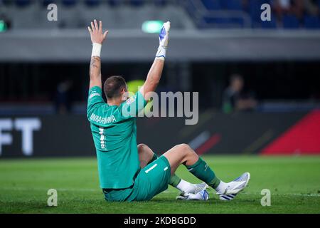 Gianluigi Donnarumma aus Italien sieht am Ende des UEFA Nations League-Spiels zwischen Italien und Deutschland im Stadio Renato Dall'Ara, Bologna, Italien, am 4. Juni 2022 verletzt aus. (Foto von Giuseppe Maffia/NurPhoto) Stockfoto