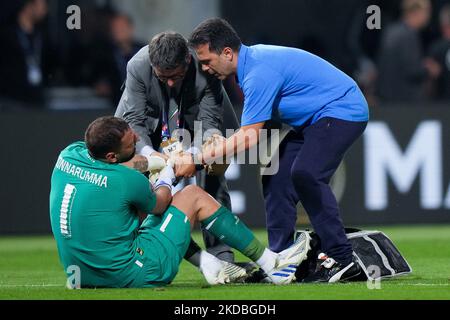 Gianluigi Donnarumma aus Italien sieht am Ende des UEFA Nations League-Spiels zwischen Italien und Deutschland im Stadio Renato Dall'Ara, Bologna, Italien, am 4. Juni 2022 verletzt aus. (Foto von Giuseppe Maffia/NurPhoto) Stockfoto