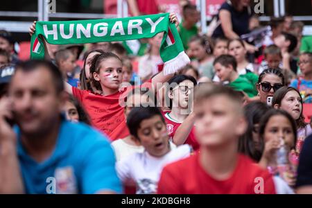 Jubelnde Kinder während des Spiels der UEFA Nations League A3 in Puskás Aréna am 04. Juni 2022 in Budapest, Ungarn. (Foto von Robert Szaniszló/NurPhoto) Stockfoto