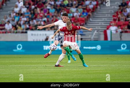 Andras Schafer aus Ungarn tritt am 04. Juni 2022 in Budapest, Ungarn, beim Spiel der UEFA Nations League A3 in Puskás Aréna um den Ball an. (Foto von Robert Szaniszló/NurPhoto) Stockfoto