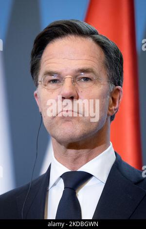 Der niederländische Premierminister Mark Rutte hat am 21. März 2022 eine gemeinsame Pressekonferenz mit dem polnischen Premierminister im Kanzleramt in Warschau, Polen, abgehalten. (Foto von Mateusz Wlodarczyk/NurPhoto) Stockfoto