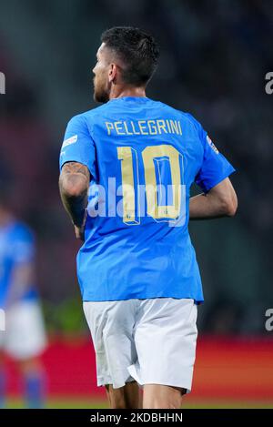 Der Italiener Lorenzo Pellegrini trägt das Trikot Nummer zehn während des UEFA Nations League-Spiels zwischen Italien und Deutschland im Stadio Renato Dall'Ara, Bologna, Italien, am 4. Juni 2022. (Foto von Giuseppe Maffia/NurPhoto) Stockfoto