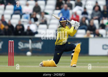 Graham Clark von Durham hat am Sonntag, den 5.. Juni 2022 beim Vitality T20 Blast-Spiel zwischen dem Durham County Cricket Club und dem Northamptonshire County Cricket Club im Seat Unique Riverside, Chester le Street, Fledermäuse aufgenommen. (Foto von will Matthews /MI News/NurPhoto) Stockfoto