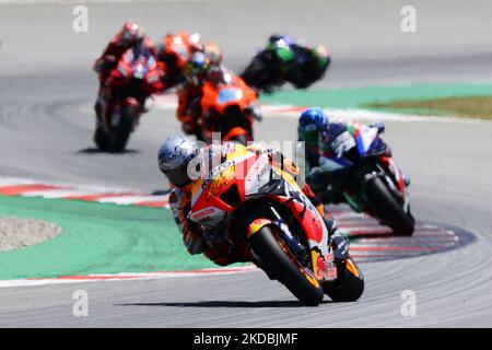 Pol Espargar aus Spanien fährt am 5. Juni 2022 in Barcelona mit seinem Repsol Honda Team auf dem Moto GP von Katalonien. (Foto von Joan Cros/NurPhoto) Stockfoto