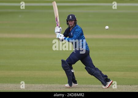 CHESTER LE STREET, GROSSBRITANNIEN. JUN 1. Hollie Armitage of Diamonds schlagen während des Vitality T20 Blast-Spiels zwischen Durham County Cricket Club und Worcestershire am Mittwoch, den 1.. Juni 2022, im Seat Unique Riverside, Chester le Street. (Foto von Mark Fletcher/MI News/NurPhoto) Stockfoto