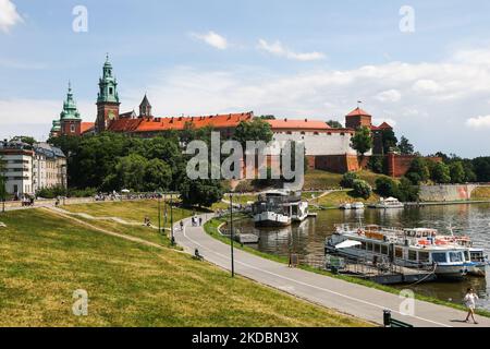 Gesamtansicht des Königsschlosses Wawel in Krakau, Polen am 7. Juni 2022. (Foto von Jakub Porzycki/NurPhoto) Stockfoto