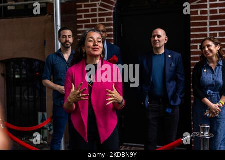 L.G.B.T.Q.-Gruppen protestieren am 7. Juni 2022 im Stonewall Inn gegen die ernannten Bürgermeister Eric Adams, der homophobe Ansichten hat (Foto: John Nacion/NurPhoto) Stockfoto